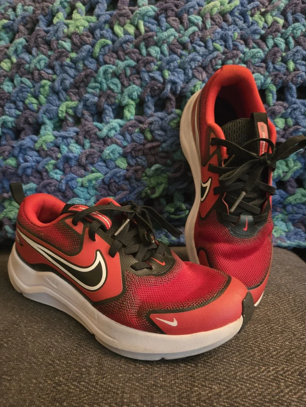 Big Kids Red And Black Nike Size 4
